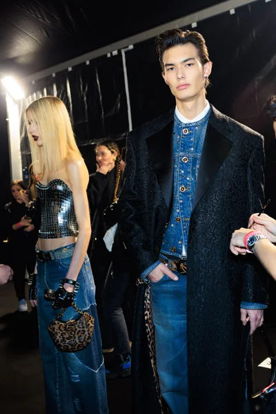 Look 27